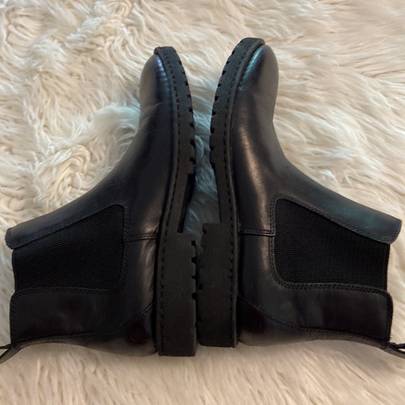BORN Black Leather Men's Boots size 10 leather upper BNWOT color black - Picture 10 of 16